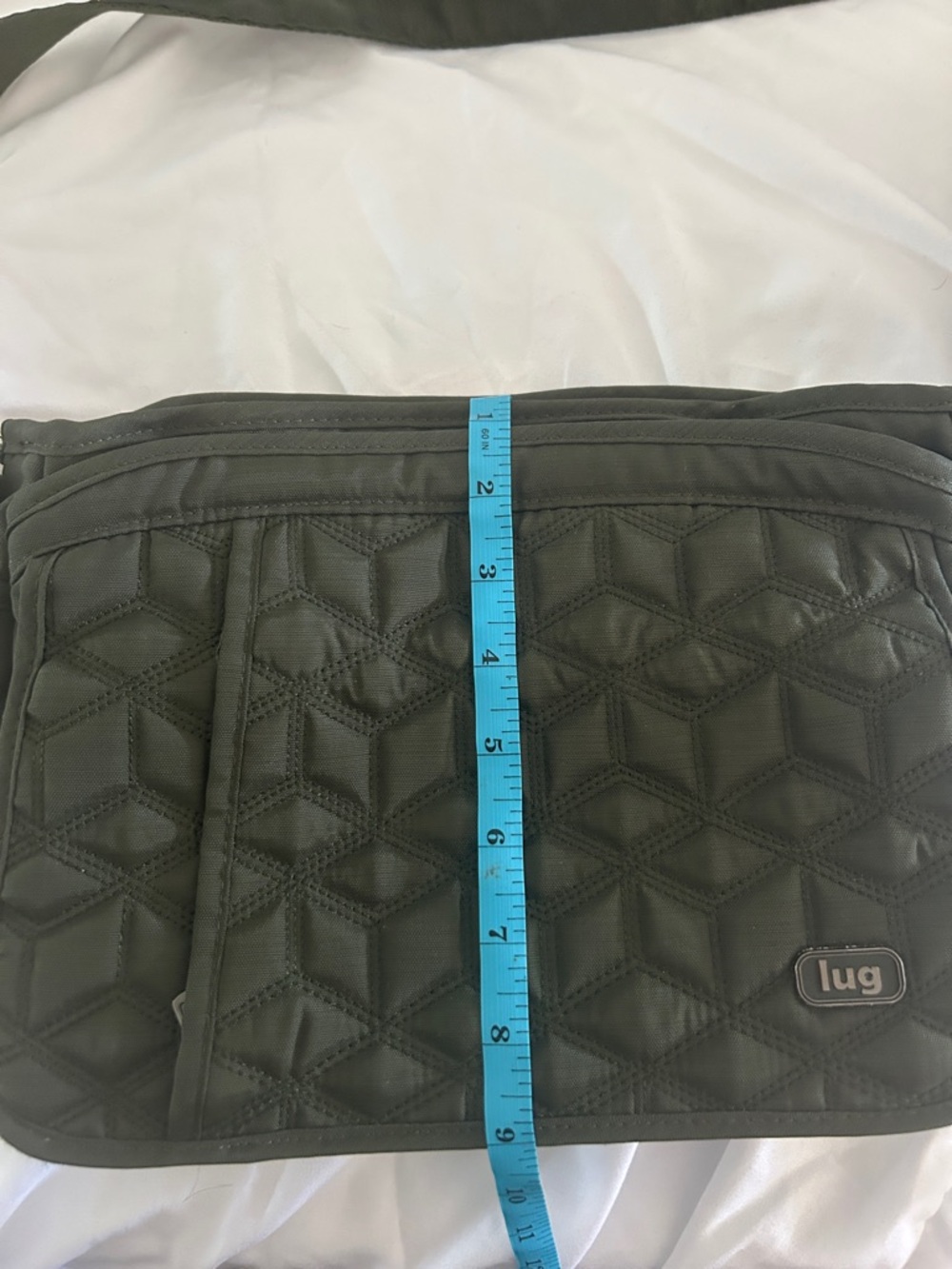 lug Quilted Messenger Bag - Olive
Wings - Picture 3 of 7